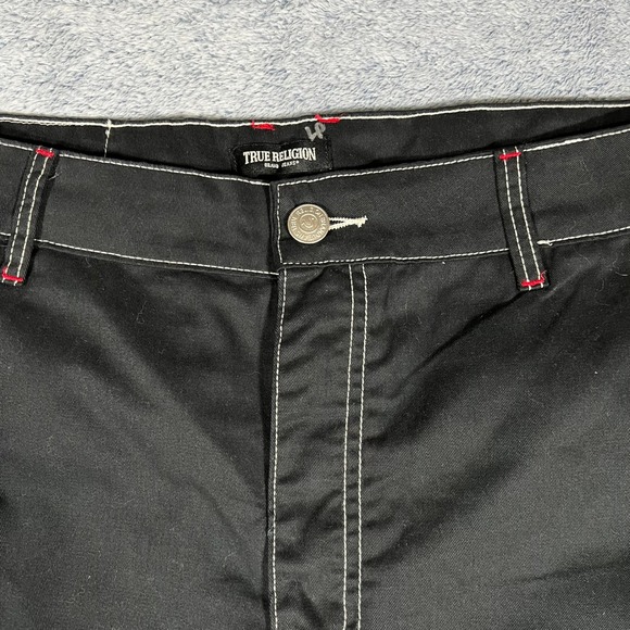 True Religion Mens Jet Black Cargo Shorts White Contrast Stitch Size 44 NWT - Picture 2 of 16